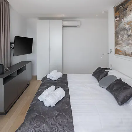 Cozy In With Wifi